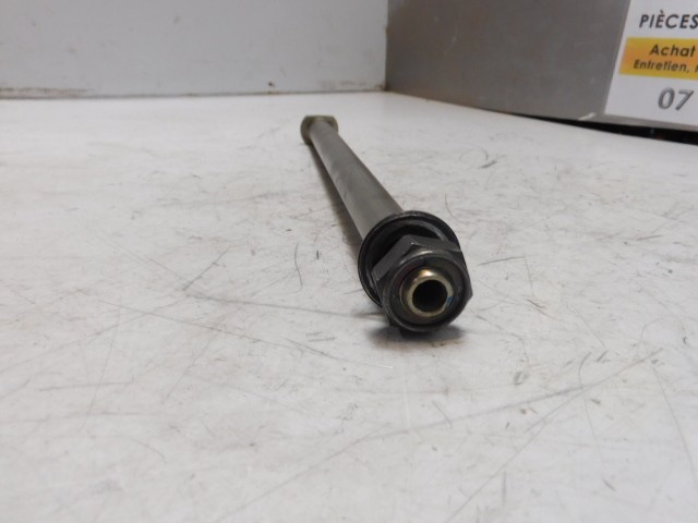 axe de roue arrière