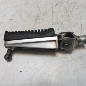 repose pied avant droit