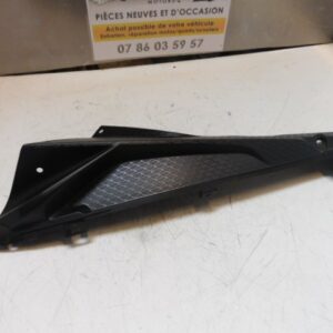 cache lateral gauche