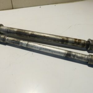 axes de roue arrière et bras oscillant