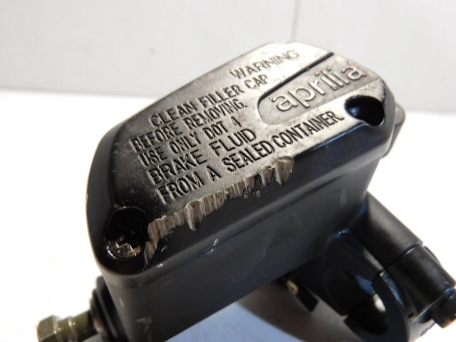 maitre cylindre de frein avant