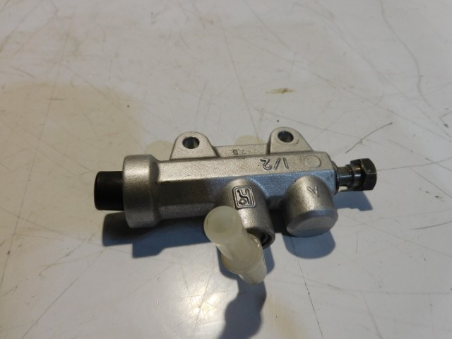 maitre cylindre arriere