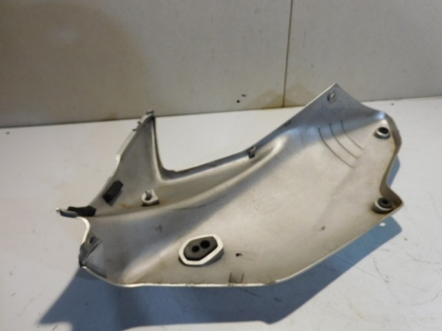 flanc latéral droit