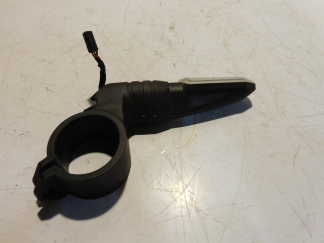 clignotant avant gauche