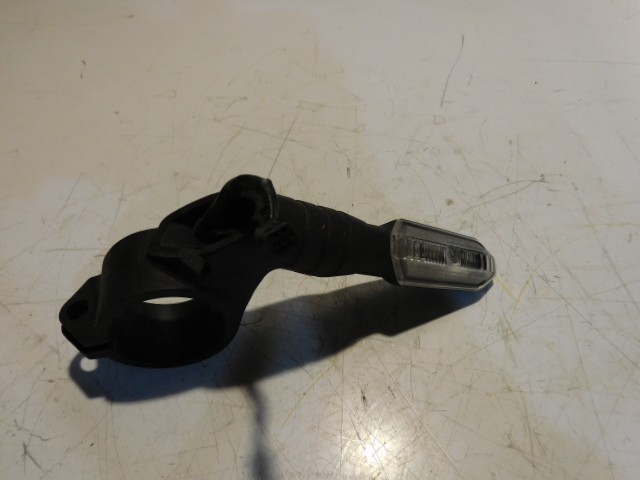 clignotant avant gauche