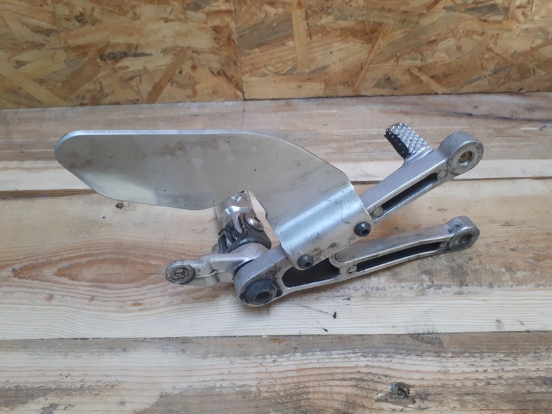 Platine avant gauche