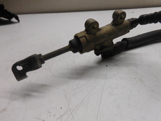 maitre cylindre avec durite