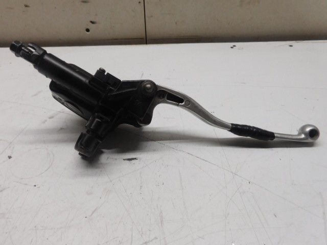 maitre cylindre embrayage