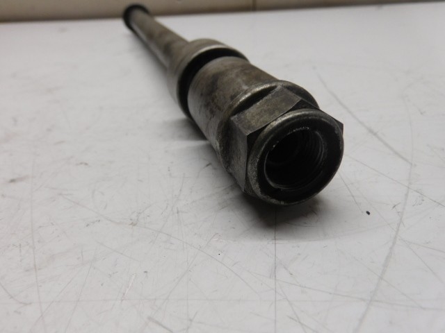 axe de roue arrière