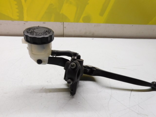 MAITRE CYLINDRE AVANT