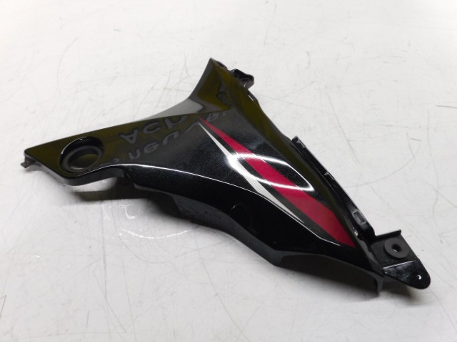 CACHE LATERAL GAUCHE