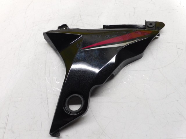 CACHE LATERAL GAUCHE