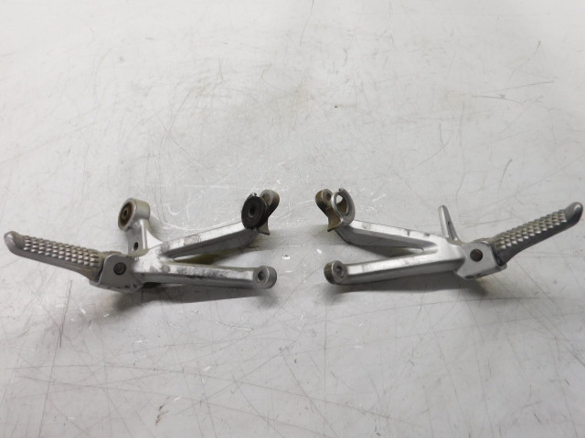 REPOSES PIED ARRIERE