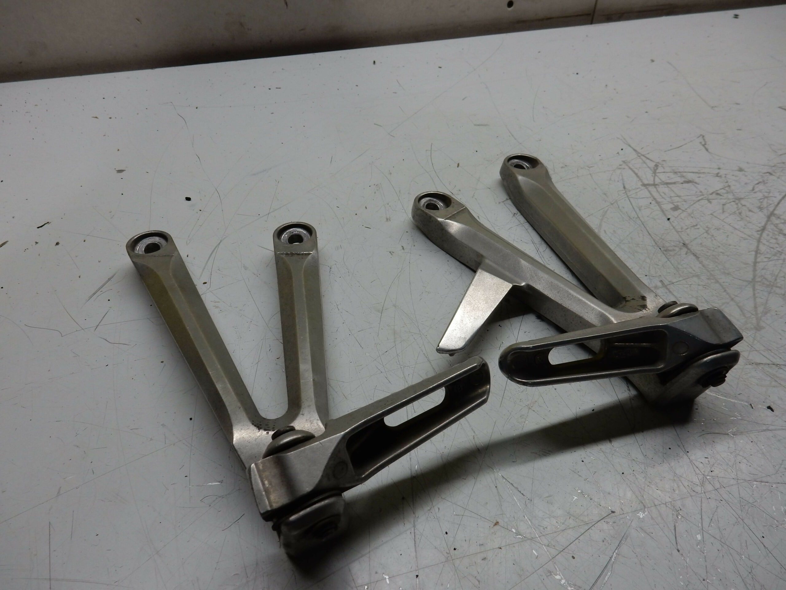 PLATINES REPOSE PIED ARRIERE