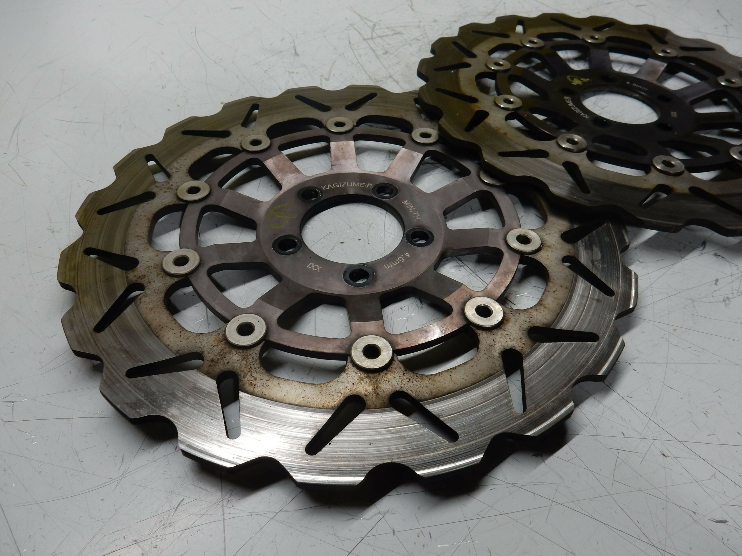 DISQUES DE FREIN AVANT