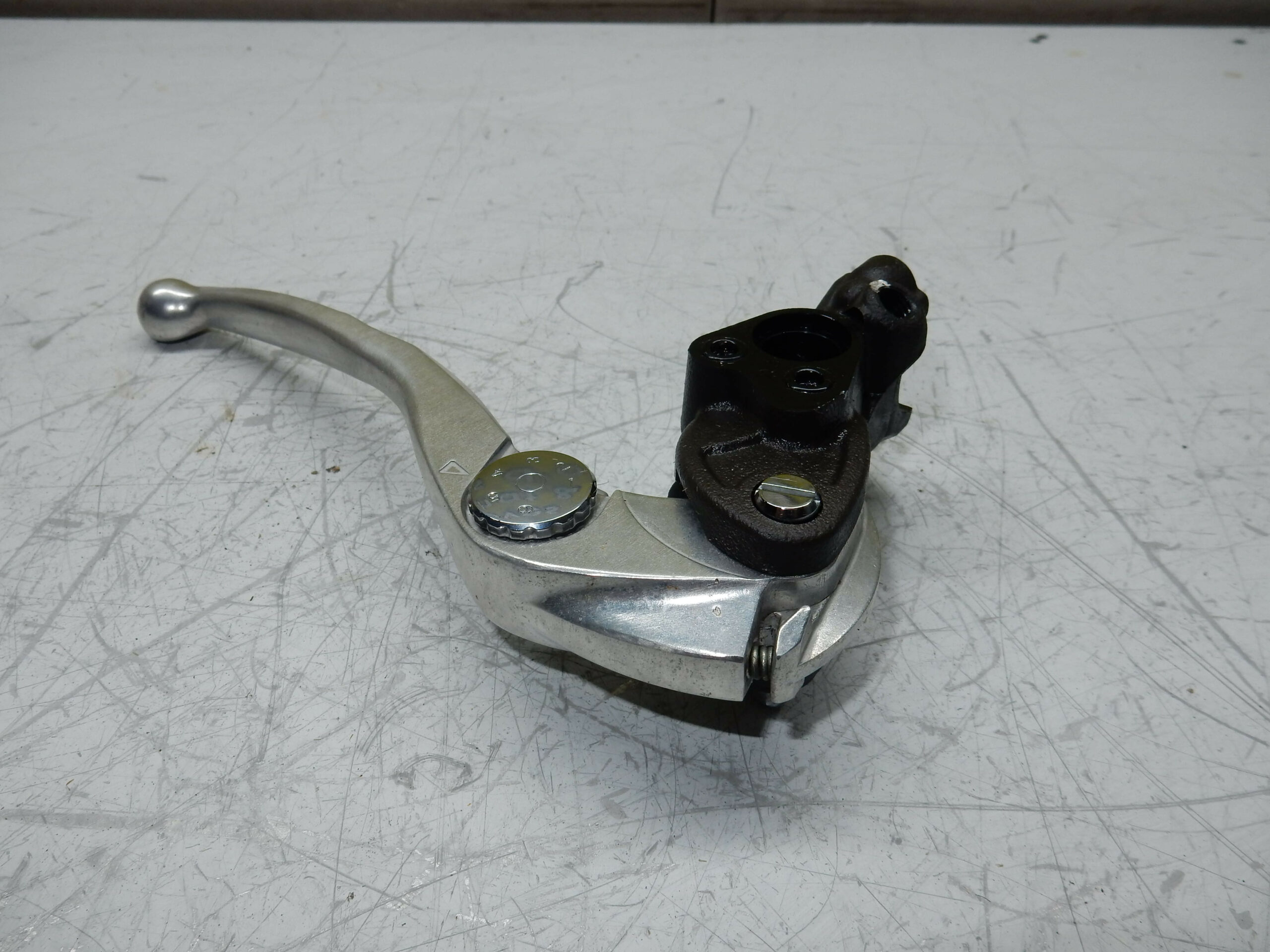 MAITRE CYLINDRE DE FREIN AVANT