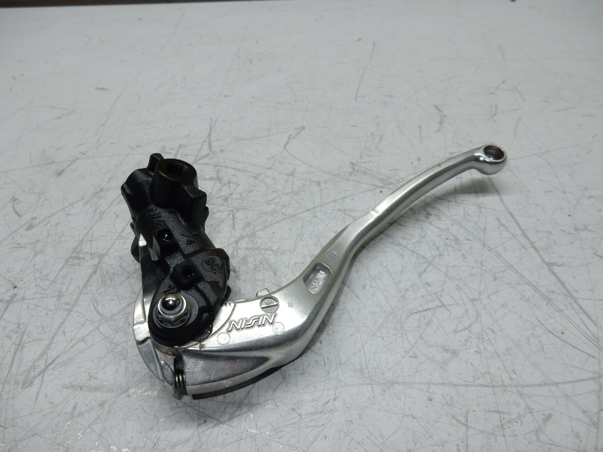 MAITRE CYLINDRE DE FREIN AVANT