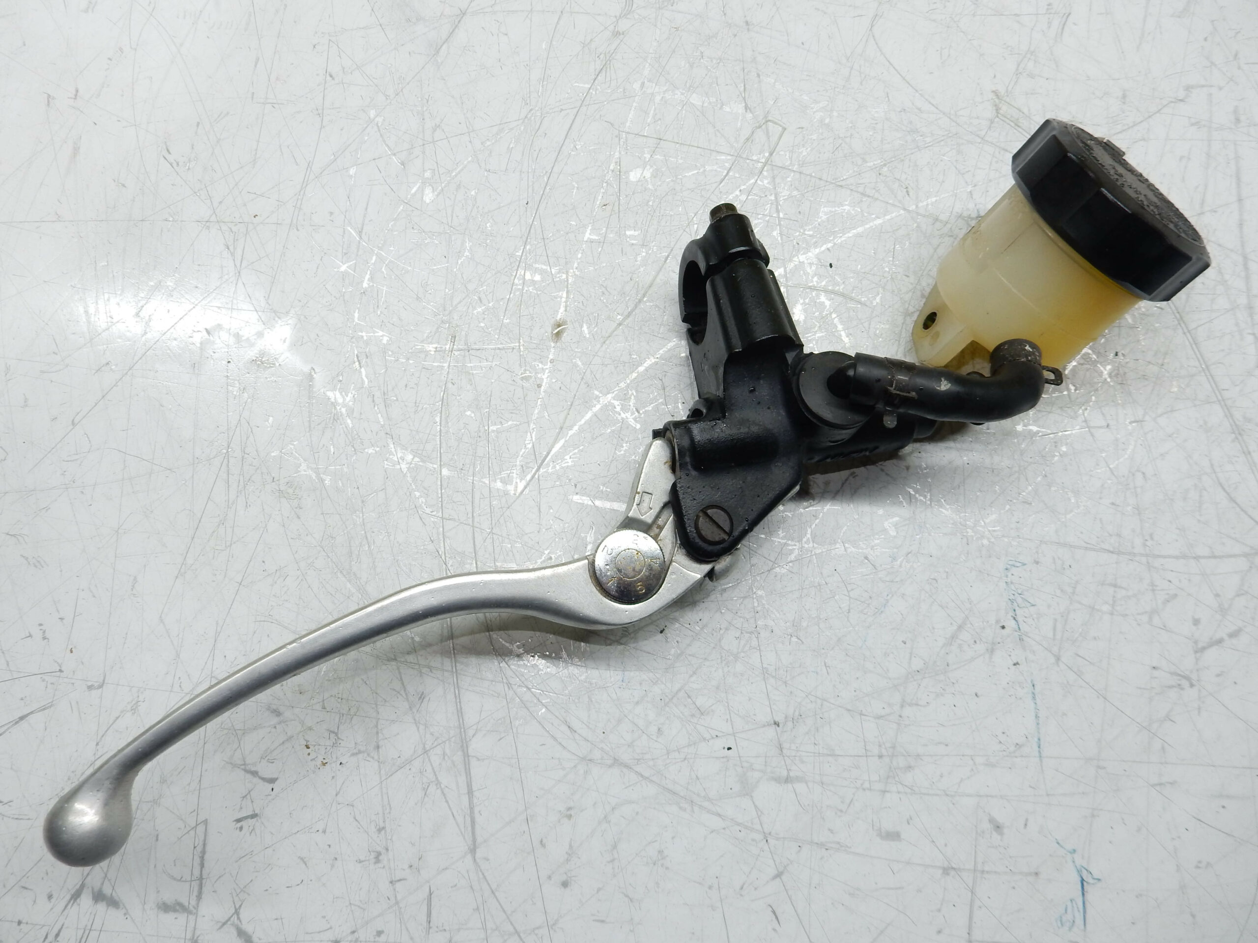 MAITRE CYLINDRE DE FREIN AVANT