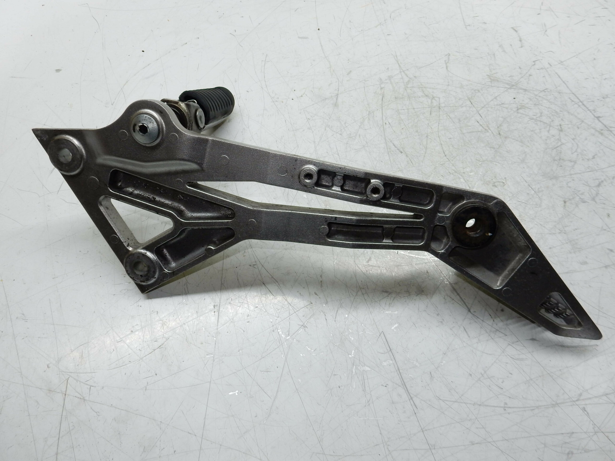 PLATINE REPOSE PIED GAUCHE