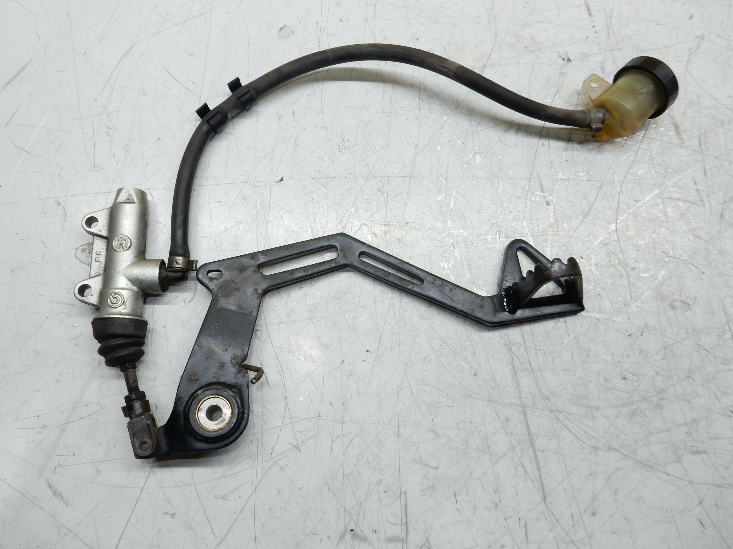 MAITRE CYLINDRE ARRIERE