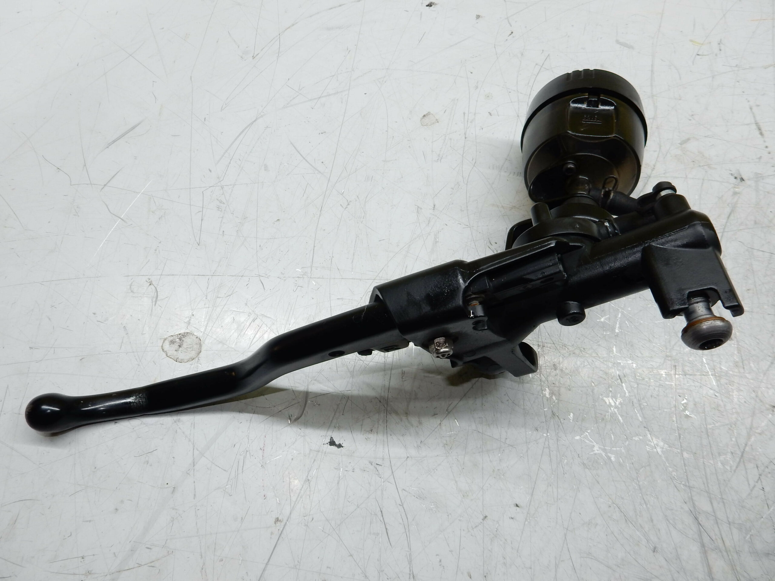 MAITRE CYLINDRE AVANT