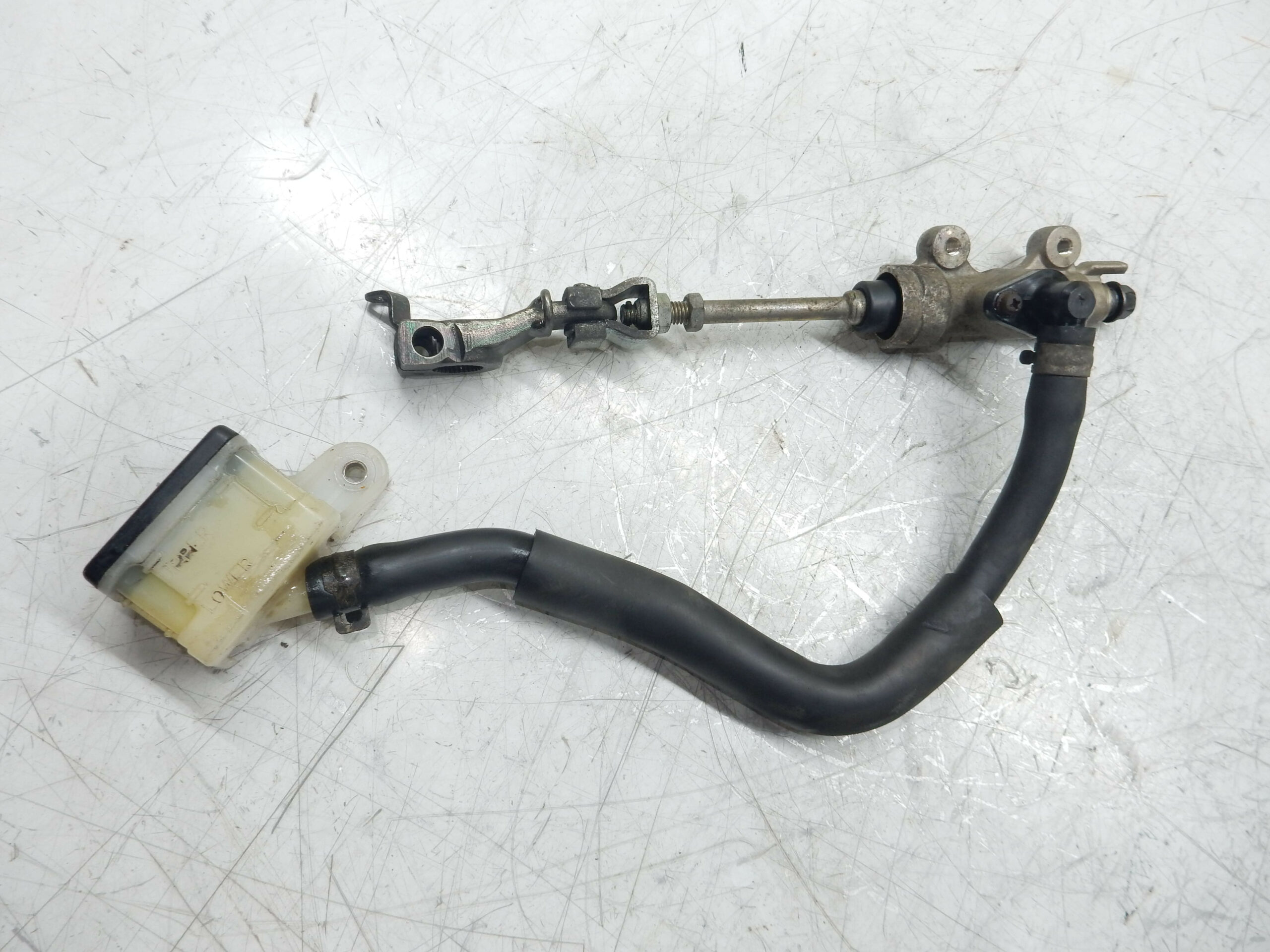 MAITRE CYLINDRE ARRIERE