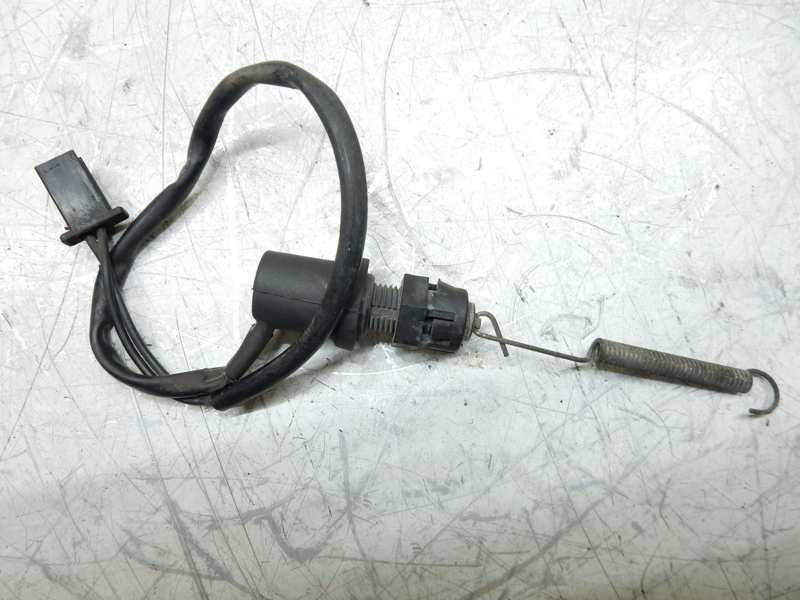 CONTACTEUR DE STOP ARRIERE