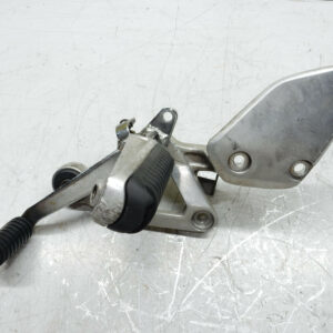 PLATINE AVANT DROITE