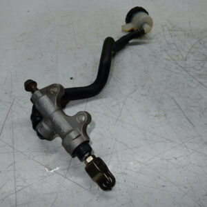 maitre cylindre de frein arrière