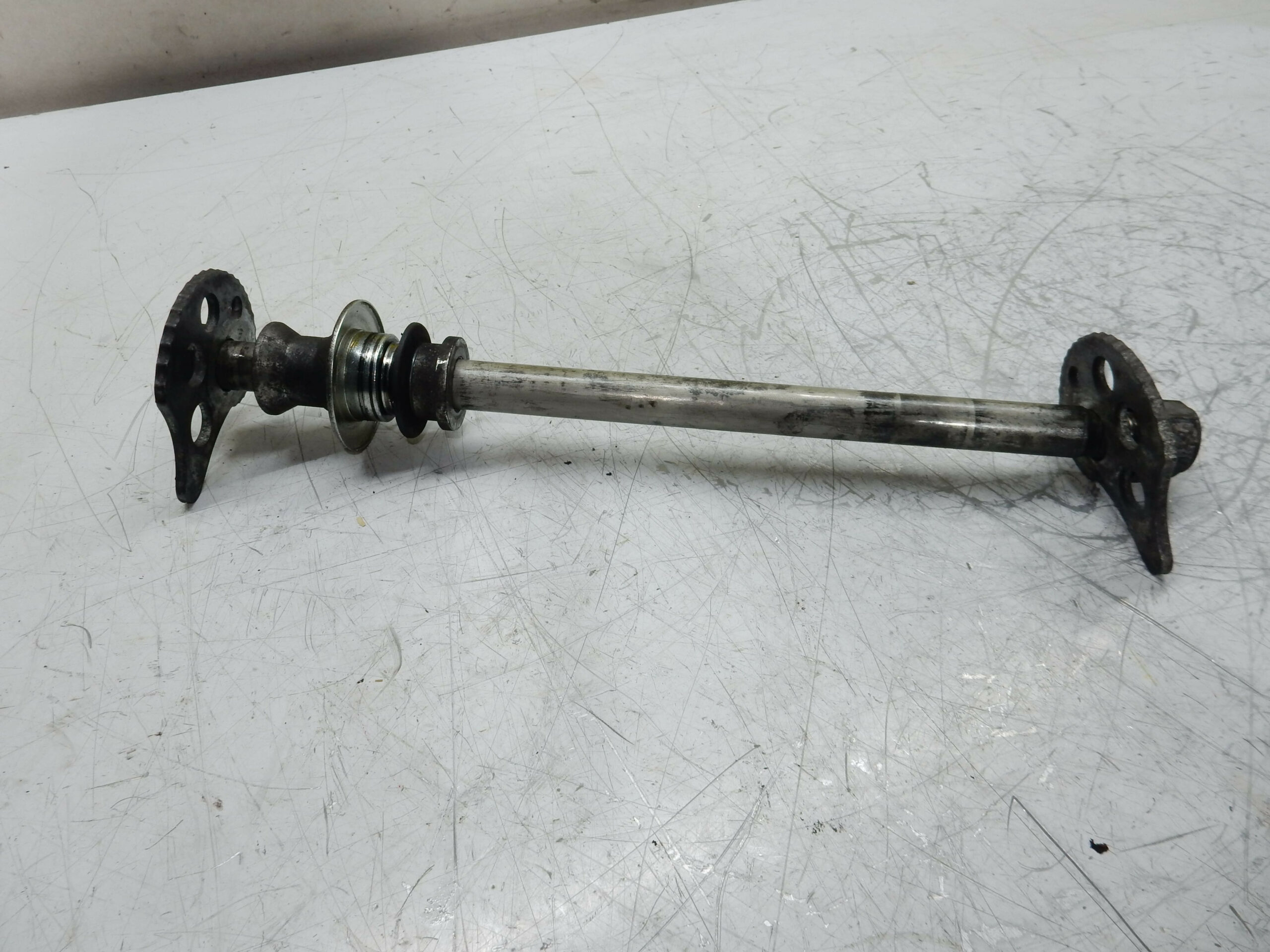 axe de roue arrière