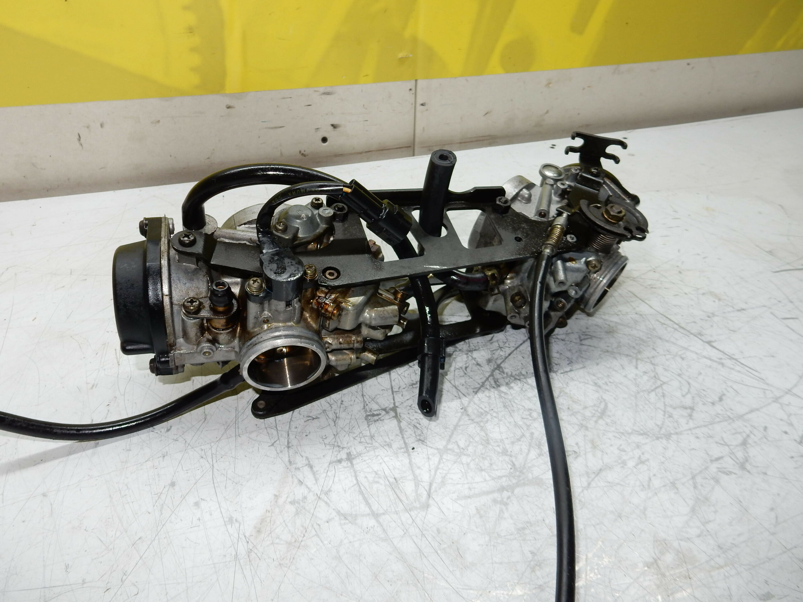 RAMPE CARBURATEUR BRIDEE