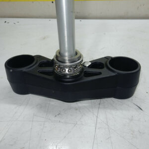 te de fourche inferieur