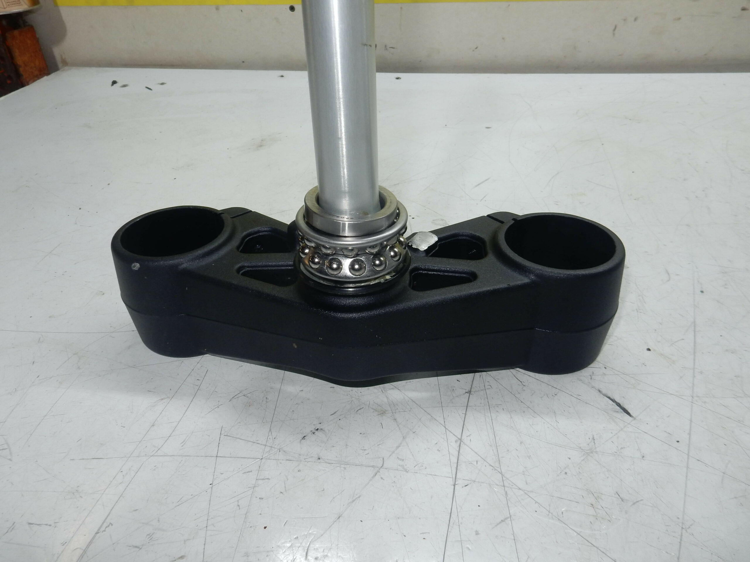 te de fourche inferieur