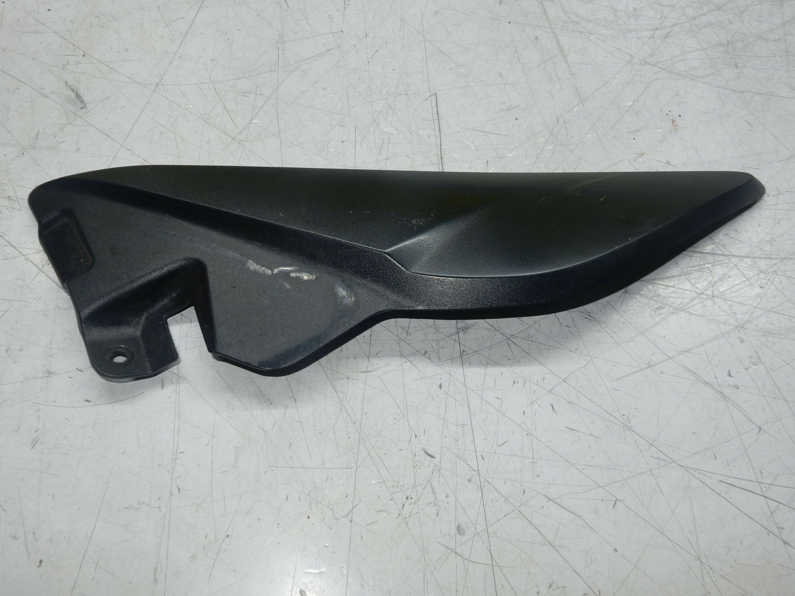 cache sous réservoir gauche