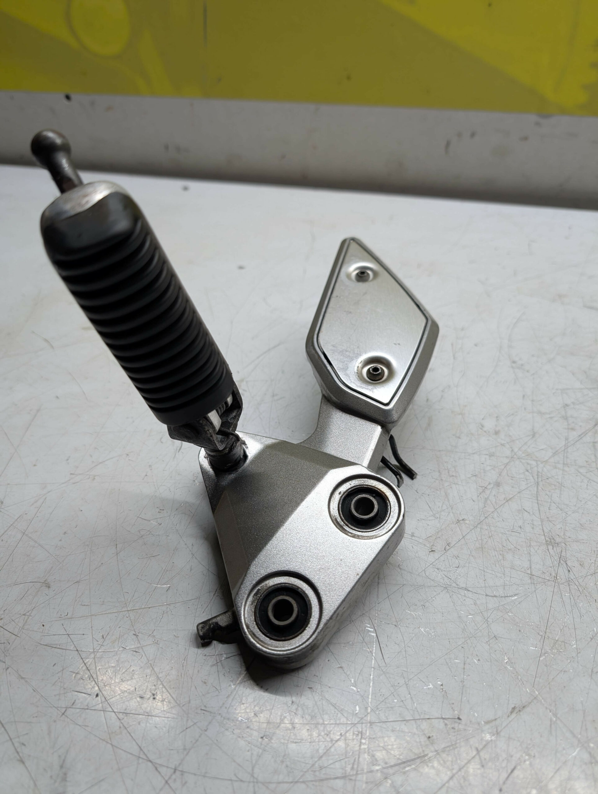 platine avant droite