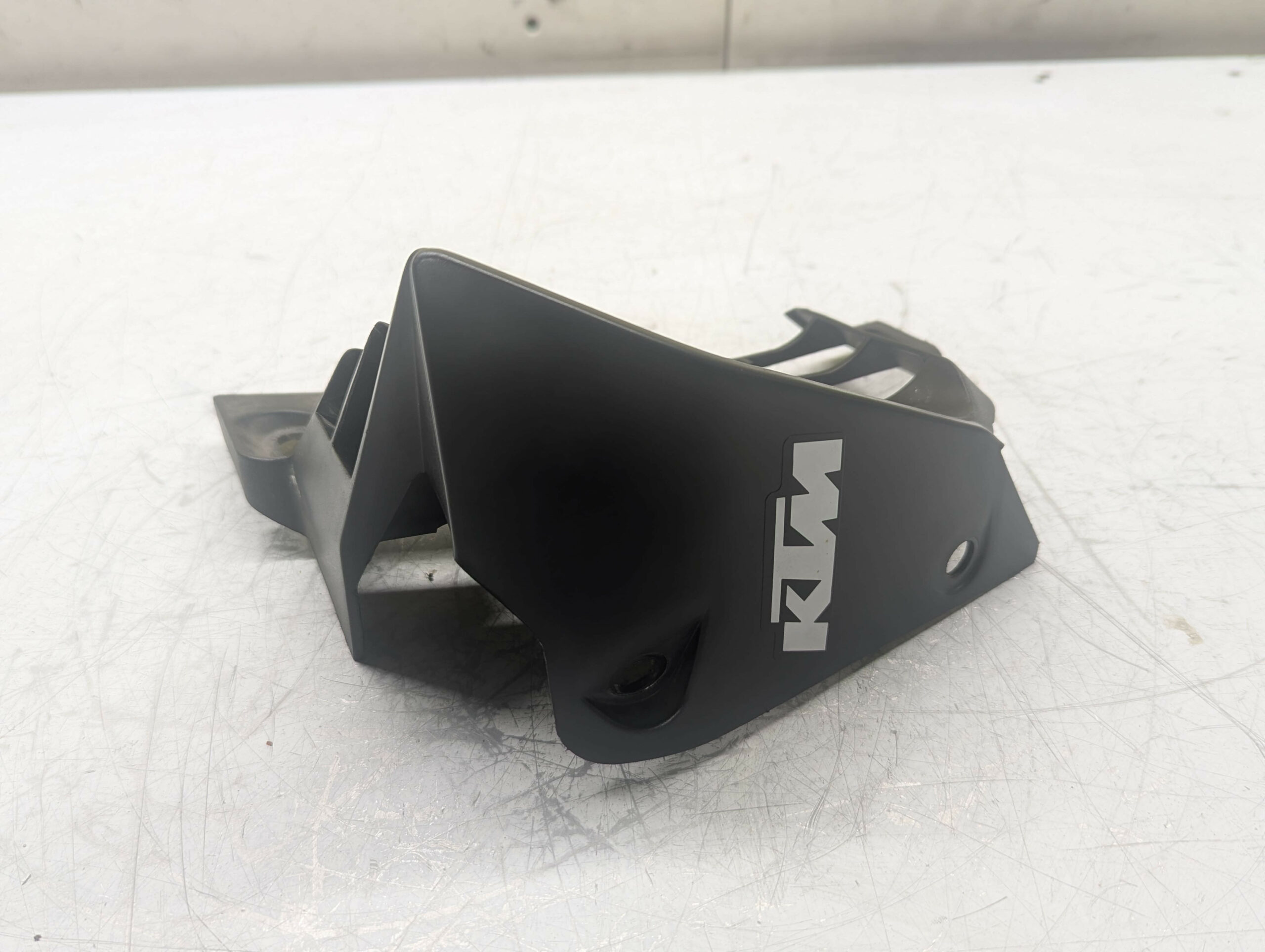 ECOPE RADIATEUR DROITE