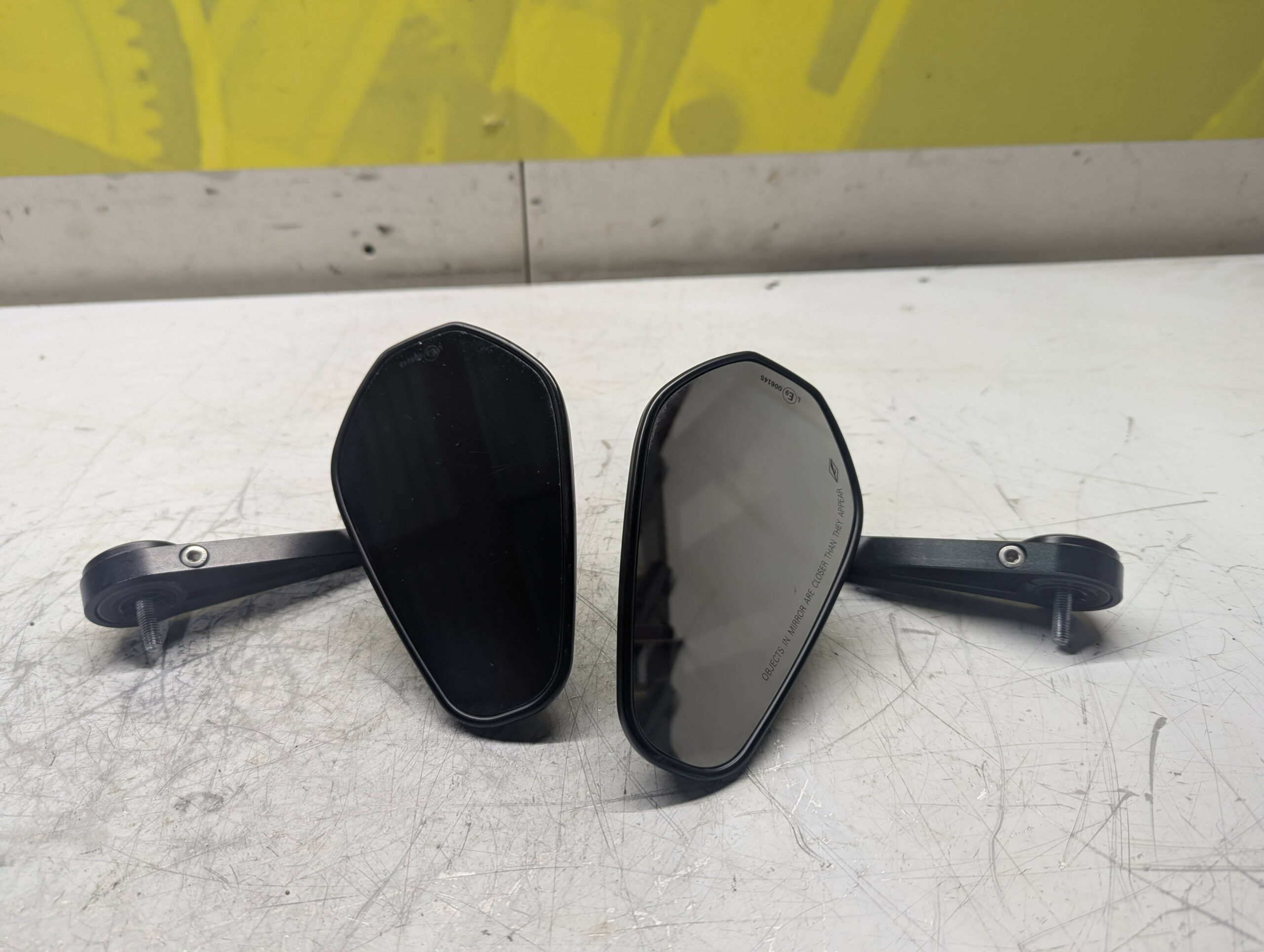 rétroviseurs embouts de guidon