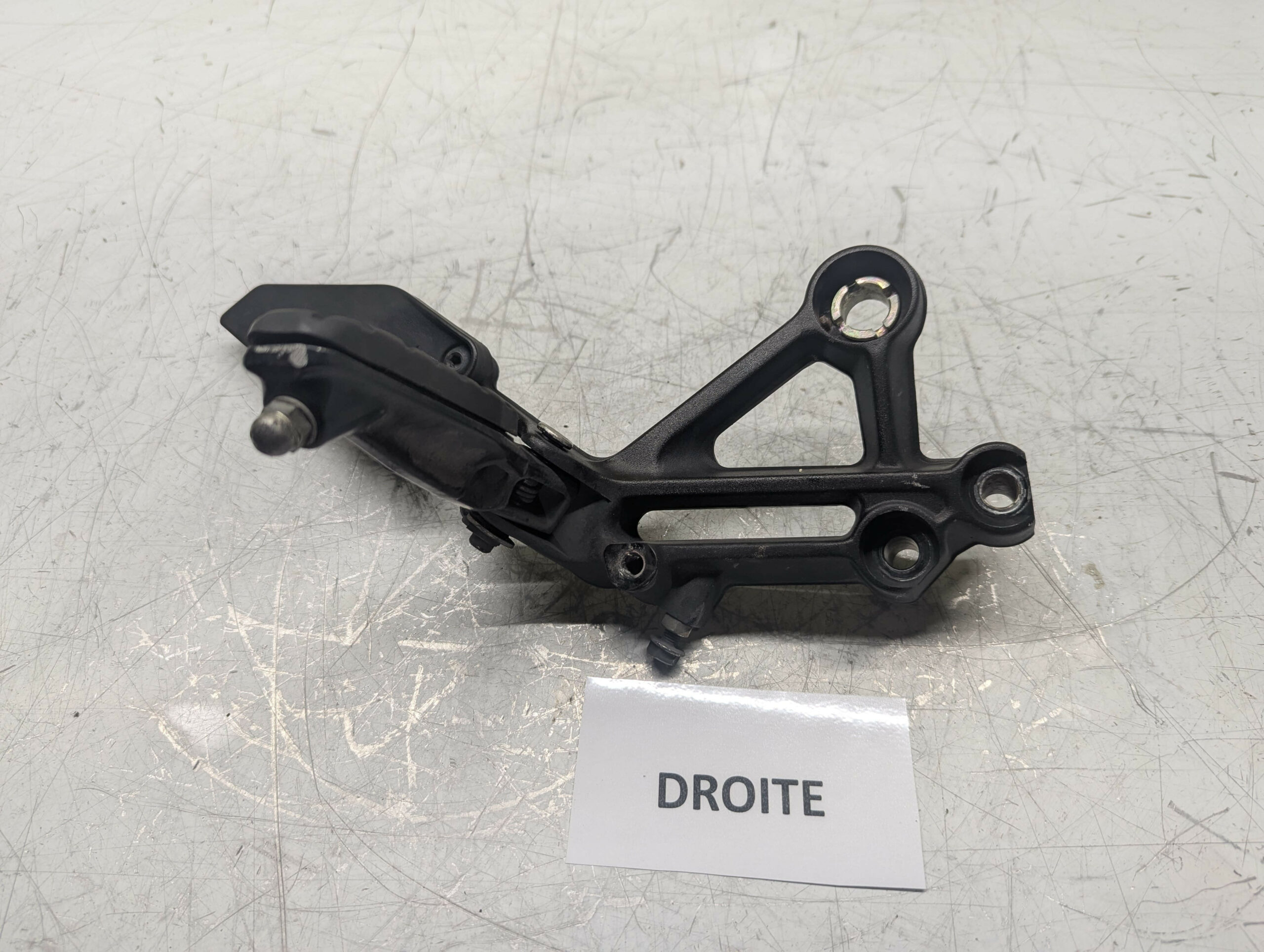 platine avant droite