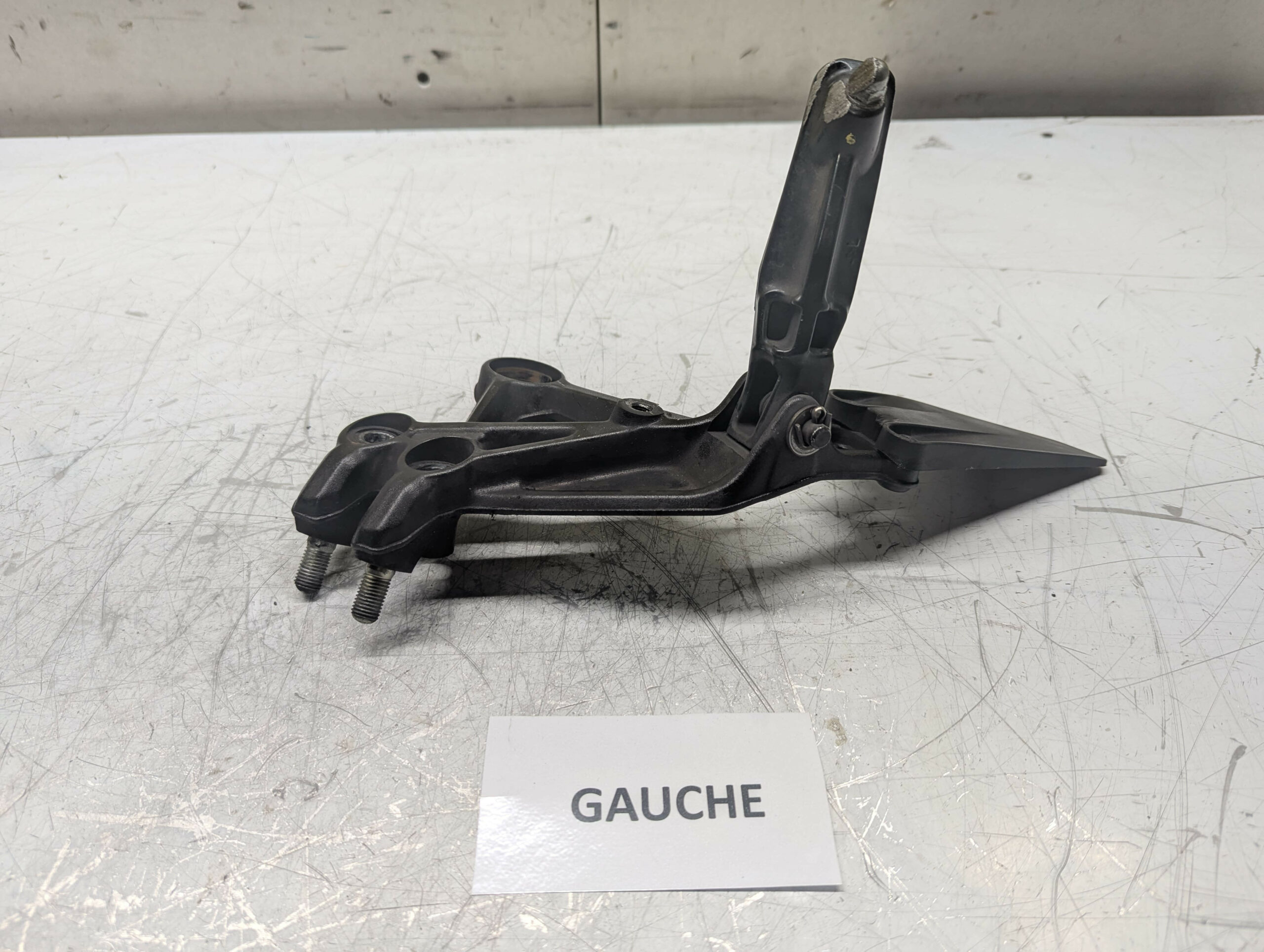 platine avant gauche