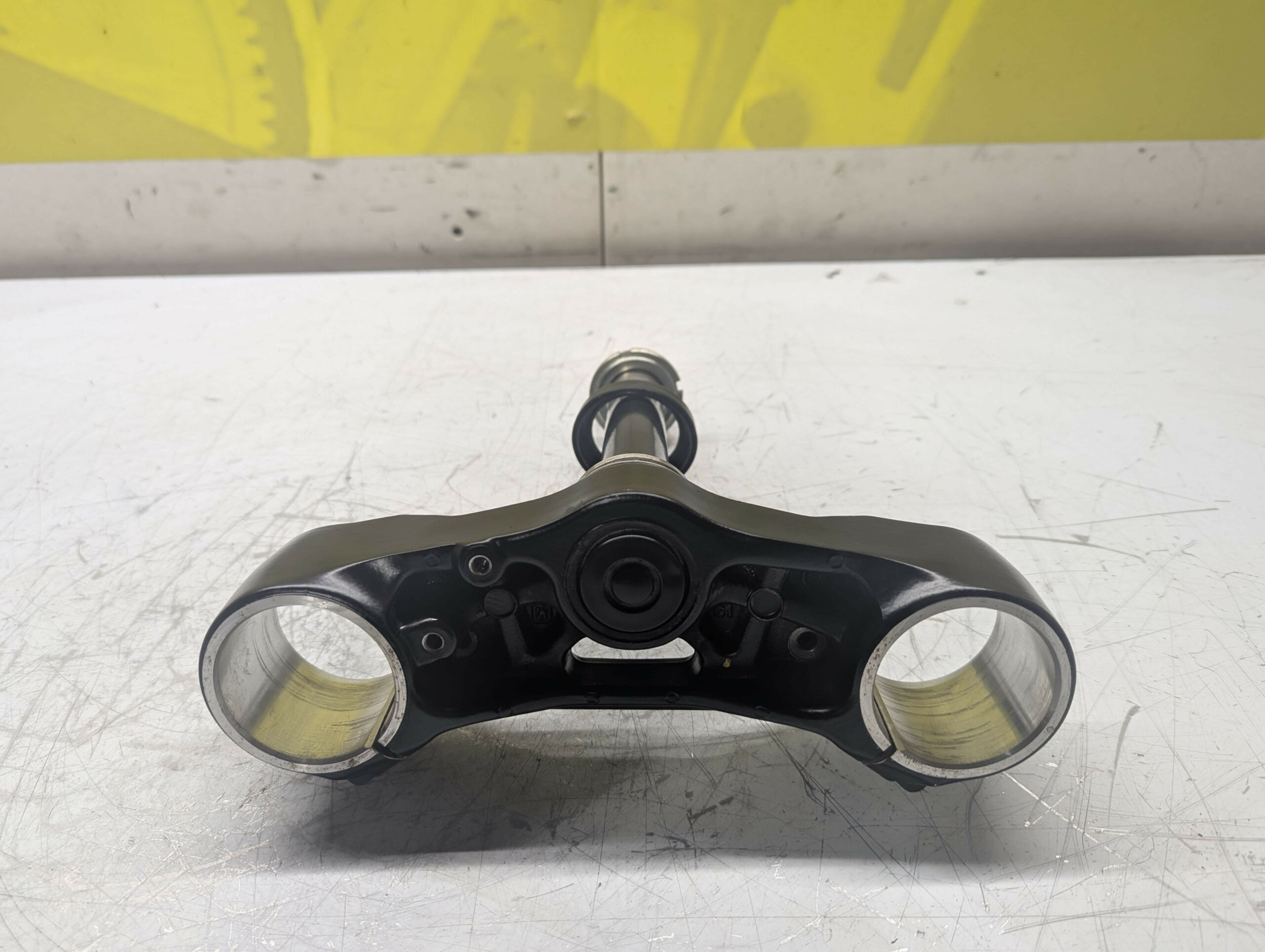 te de fourche inferieur