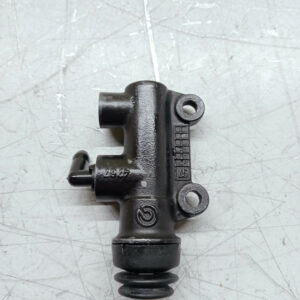 maitre cylindre de frein arrière