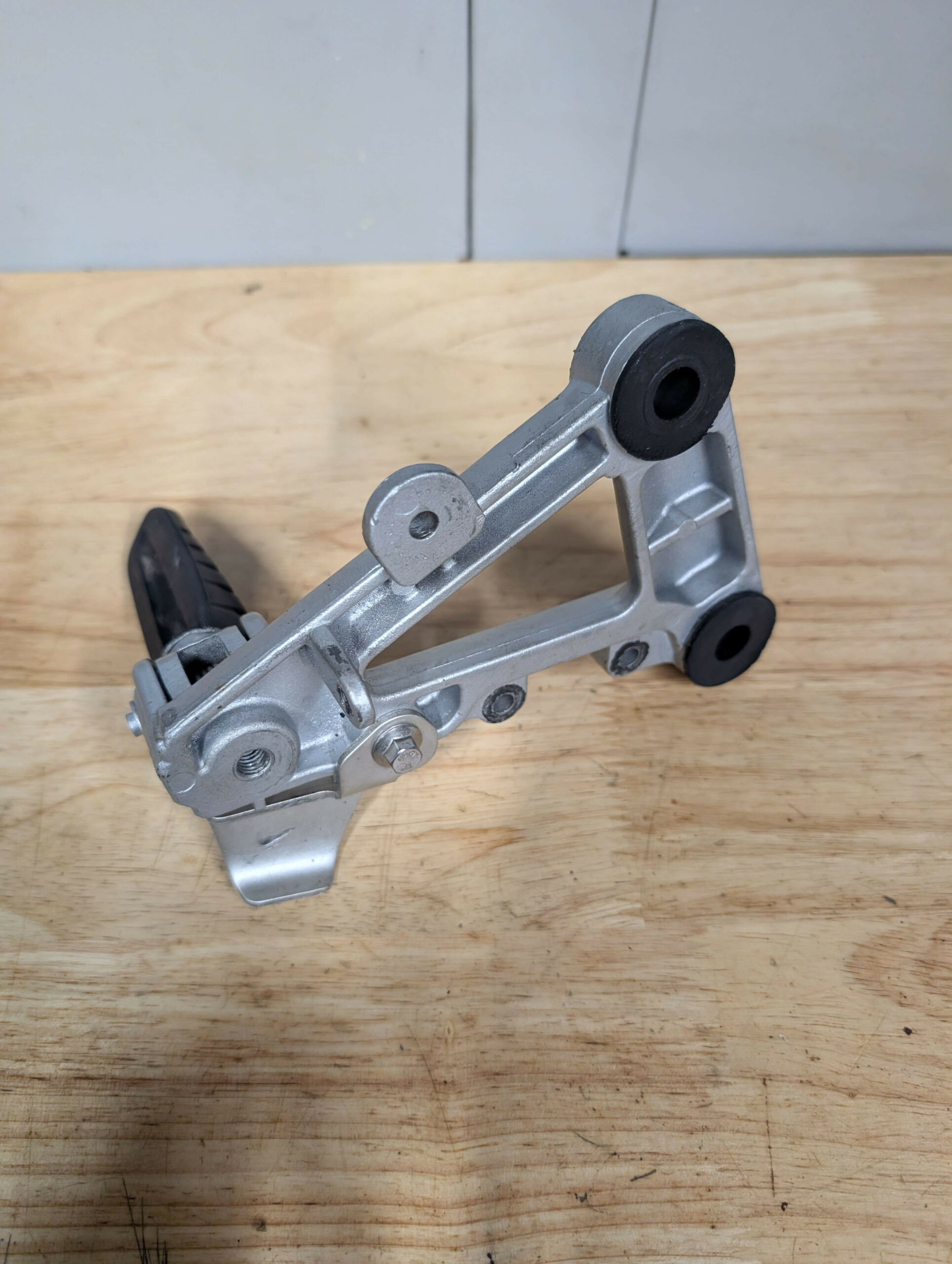 platine avant droite