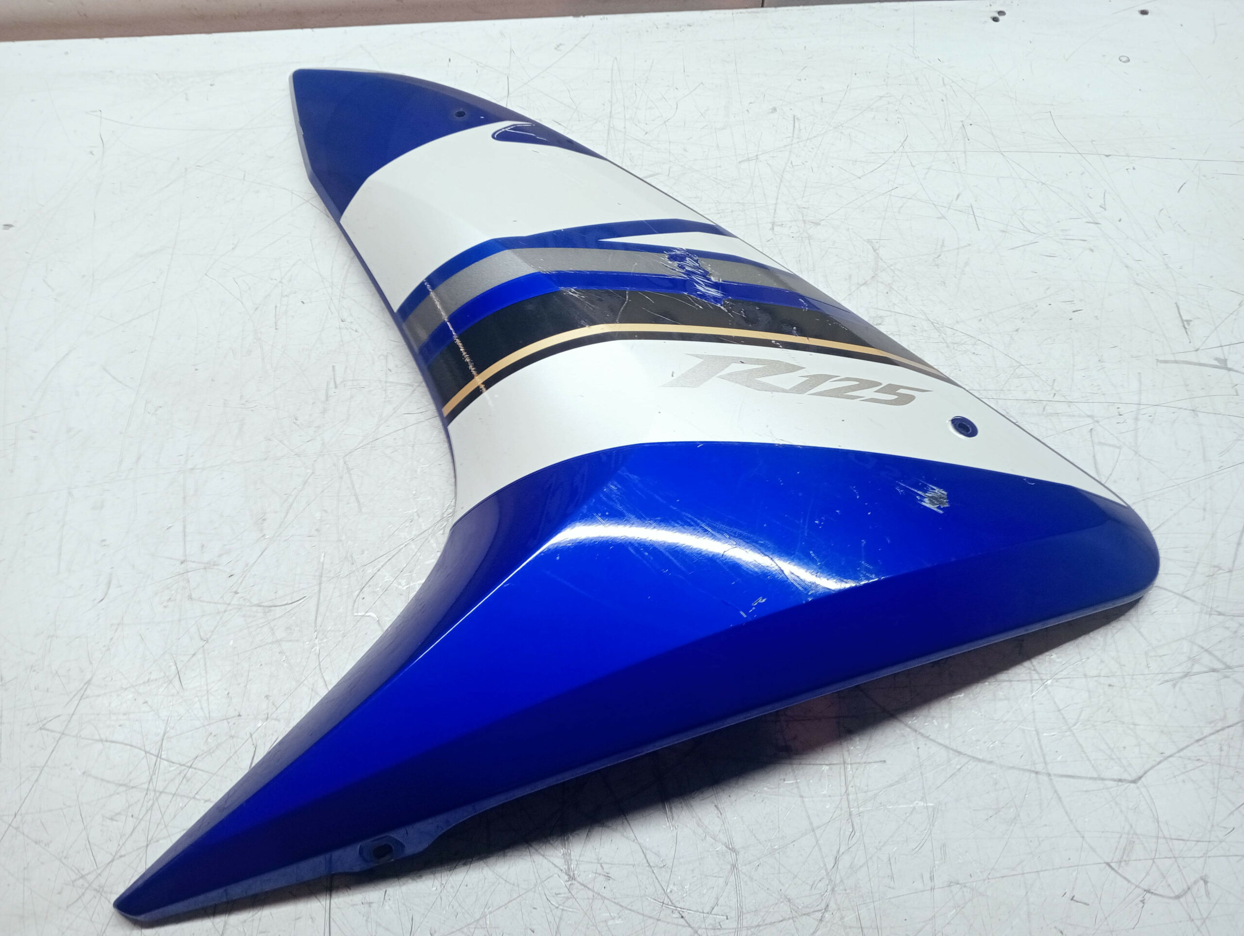 carénage lateral gauche