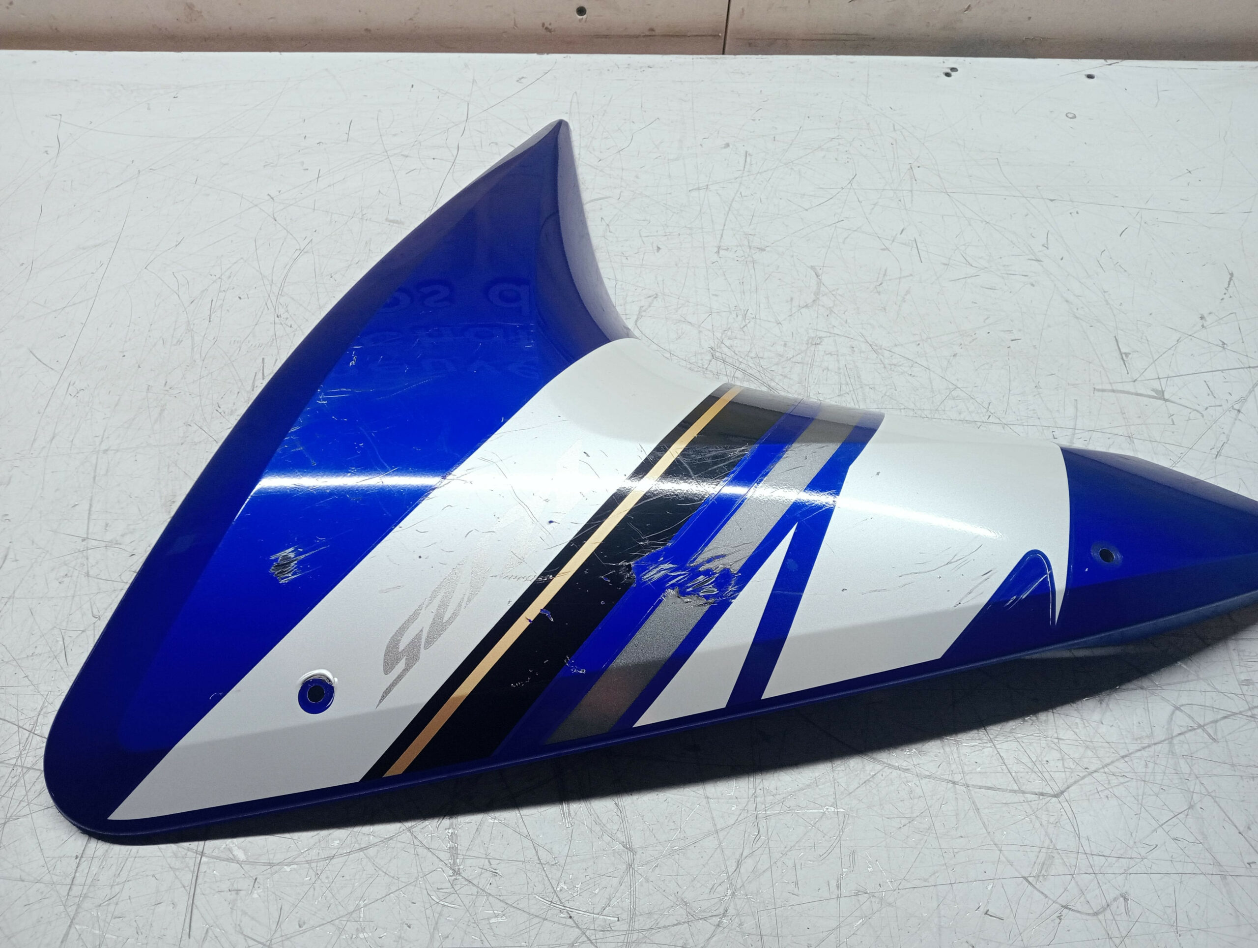 carénage lateral gauche