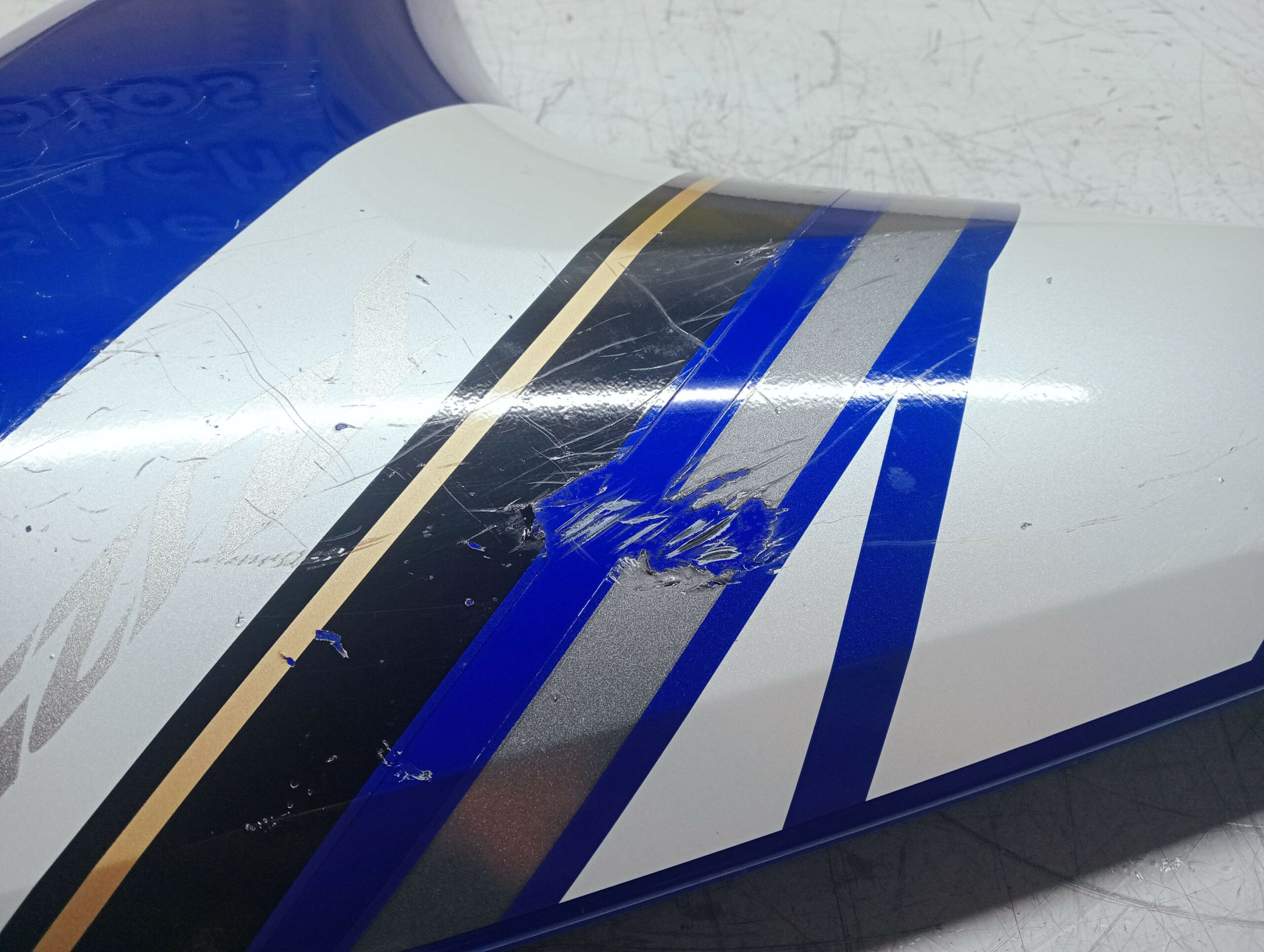 carénage lateral gauche