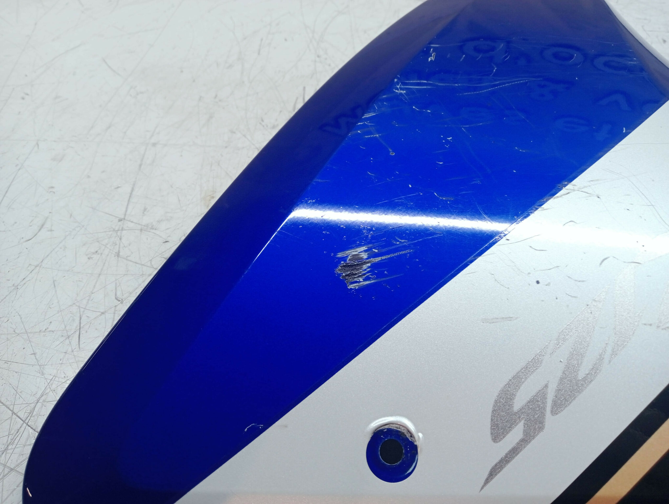 carénage lateral gauche