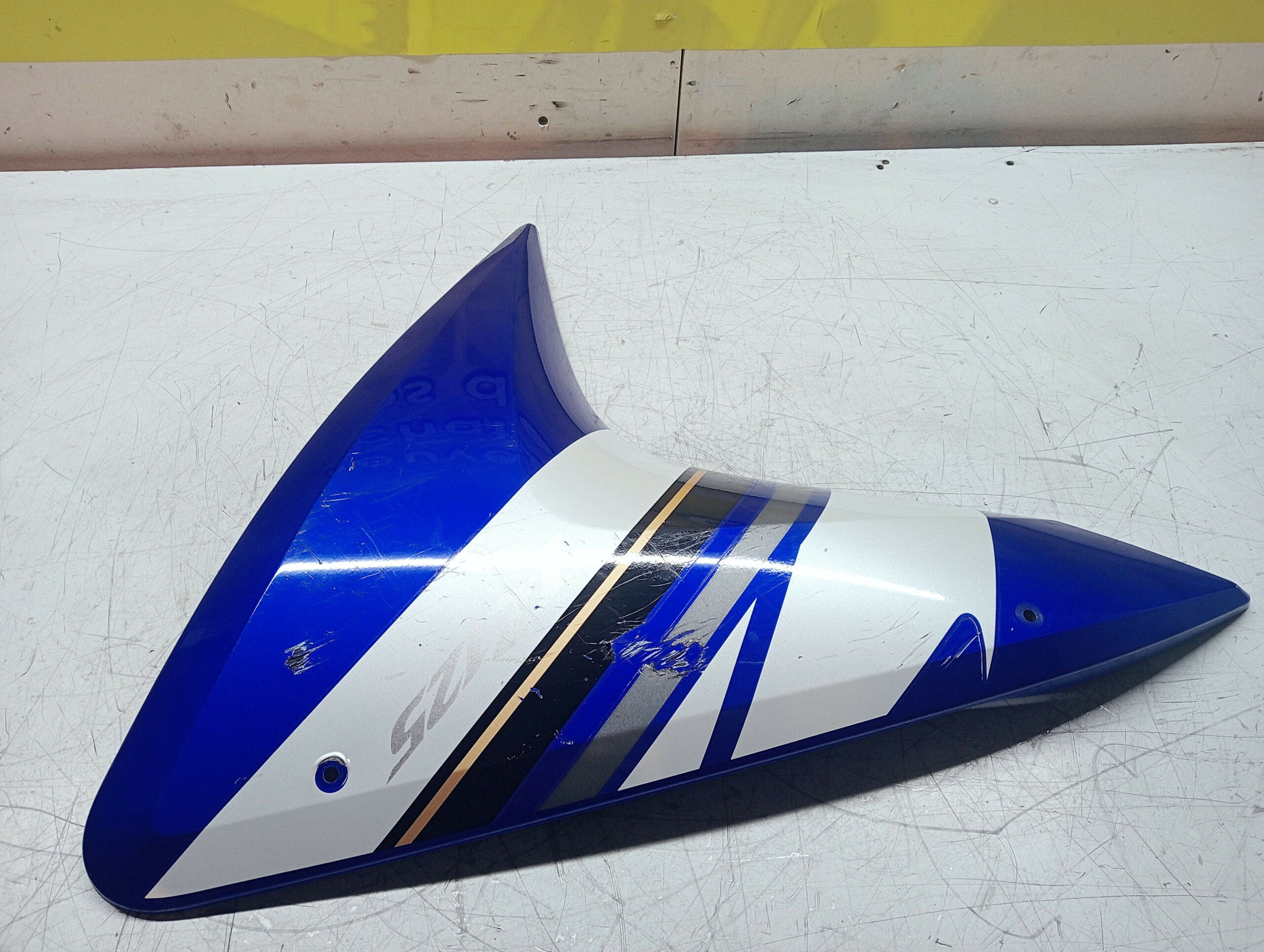 carénage lateral gauche