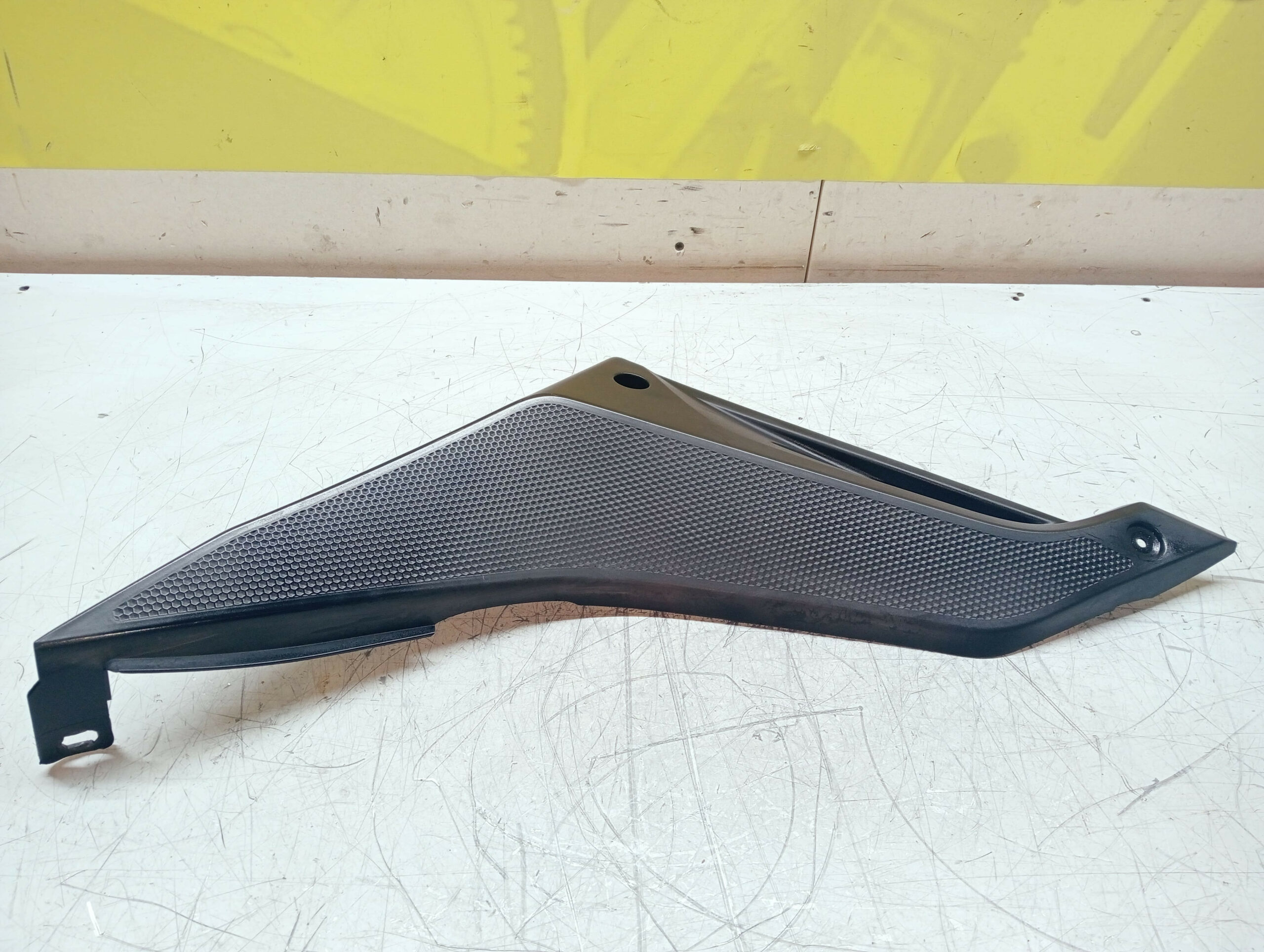 carenage lateral gauche