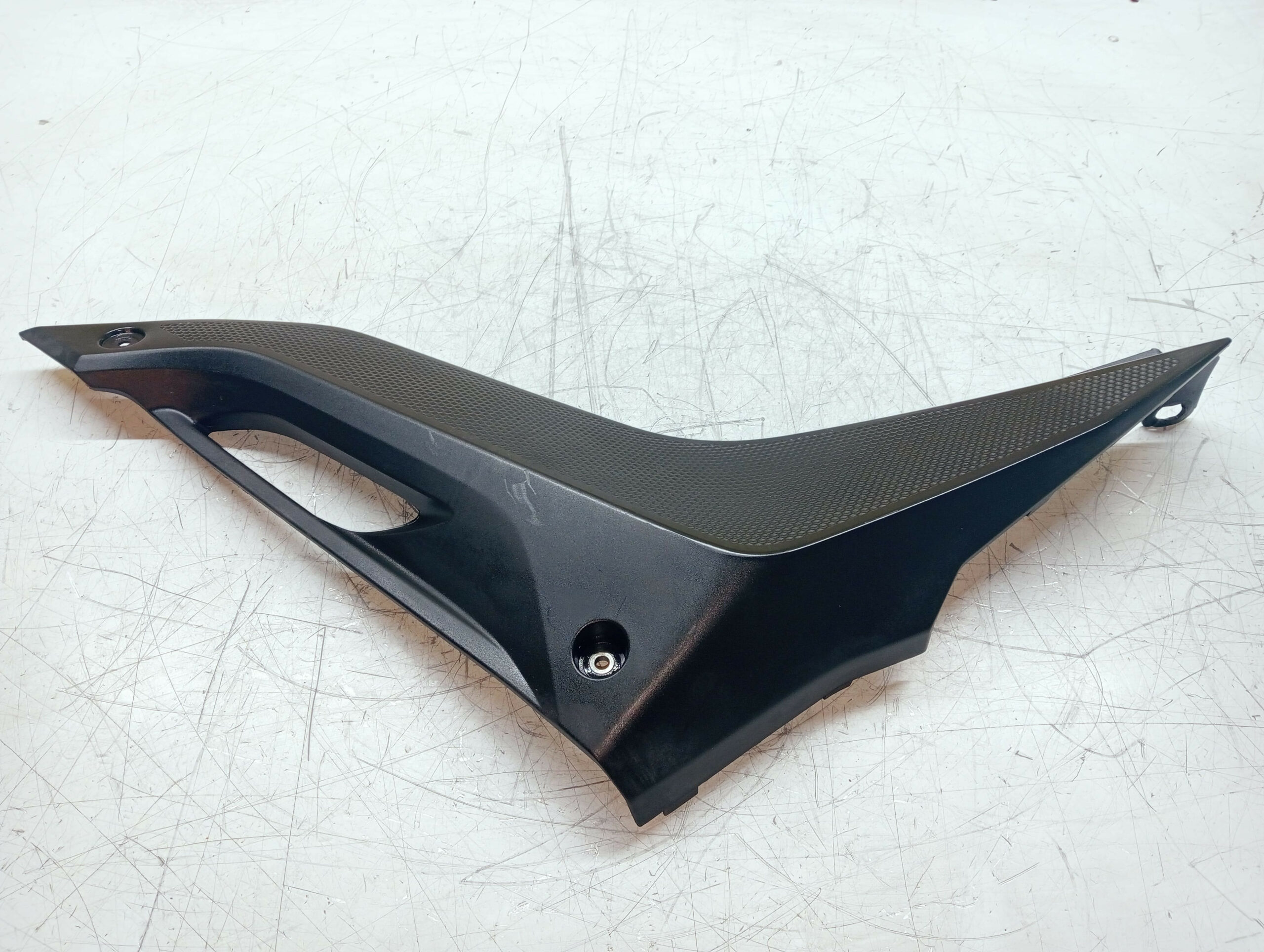 carenage lateral gauche