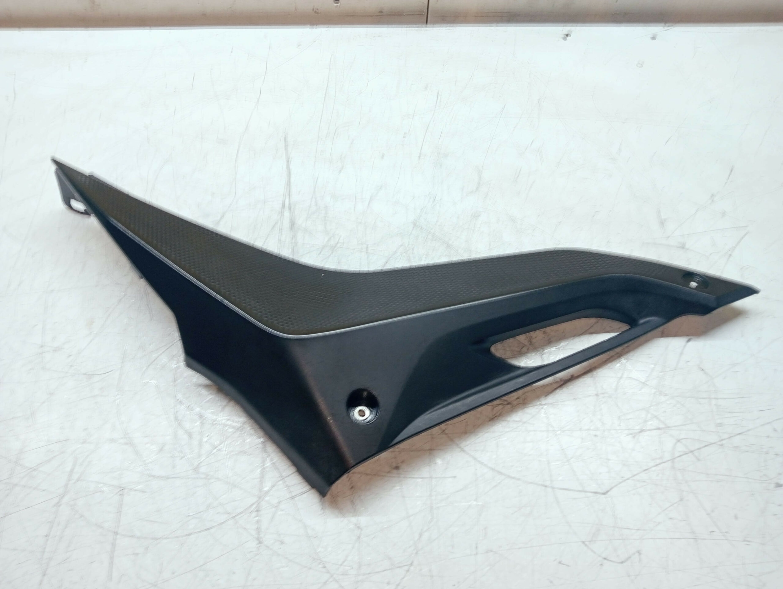 carenage lateral droit